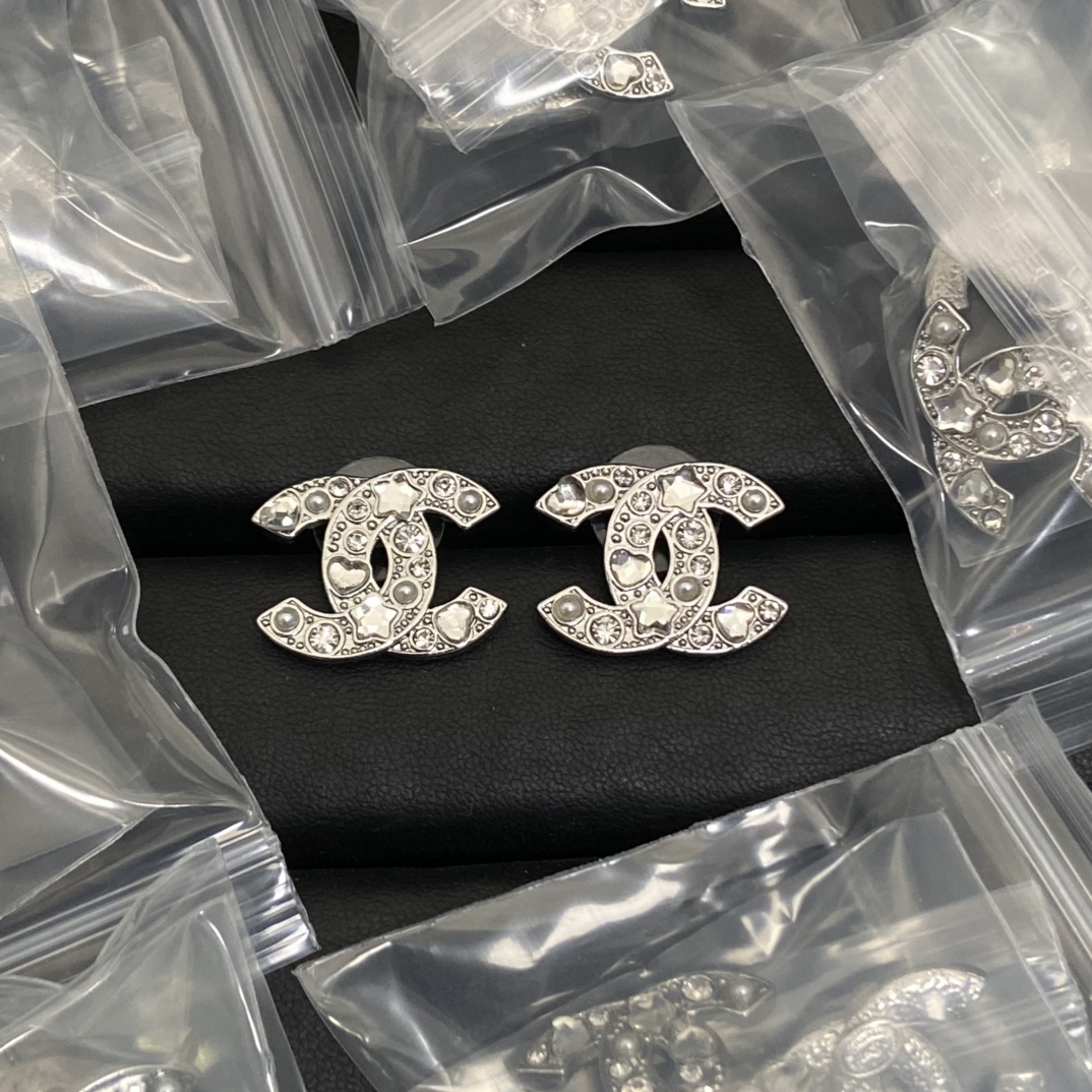 Chanel 24p Double C Star Heart Stud Earrings