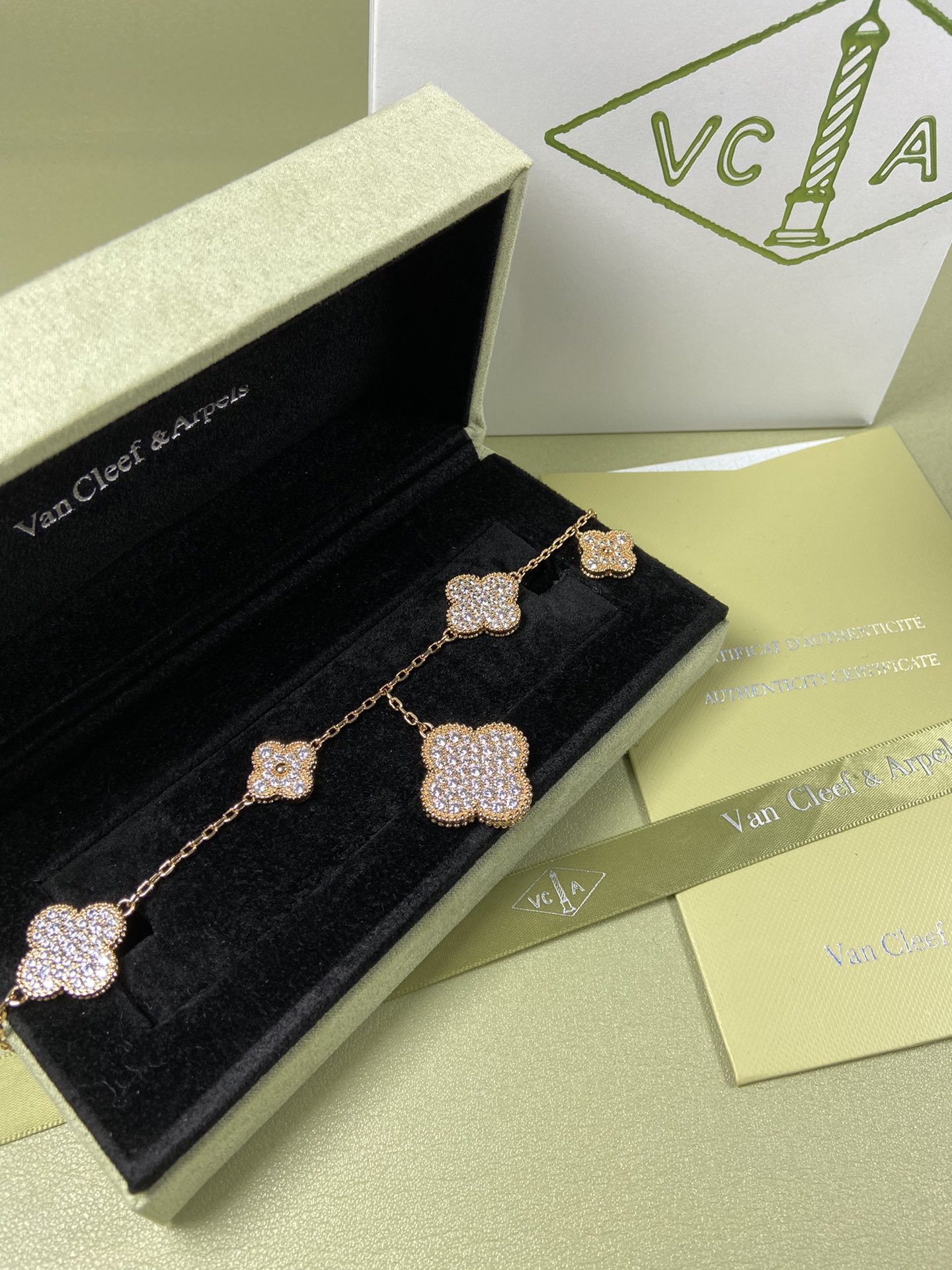 Van Cleef & Arpels four-leaf clover bracelet with irregular pattern