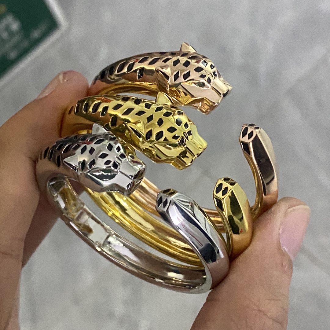 Cartier Bracelet New glossy spotted leopard head bracelet