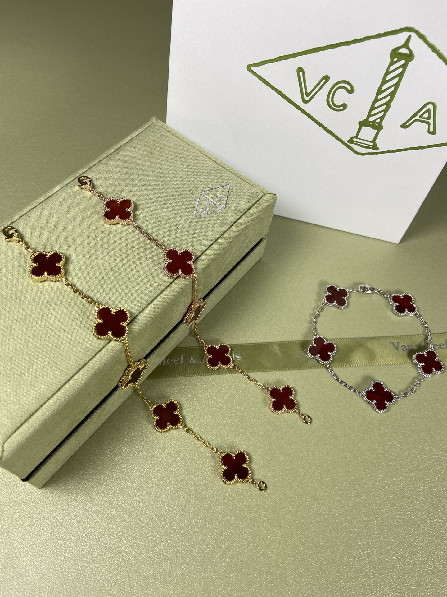 Van Cleef & Arpels carnelian four-leaf clover bracelet
