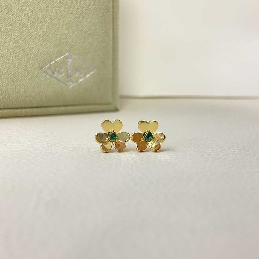 Van Cleef & Arpels Stud Earrings New Green Center Diamond Red Clover Stud Earrings