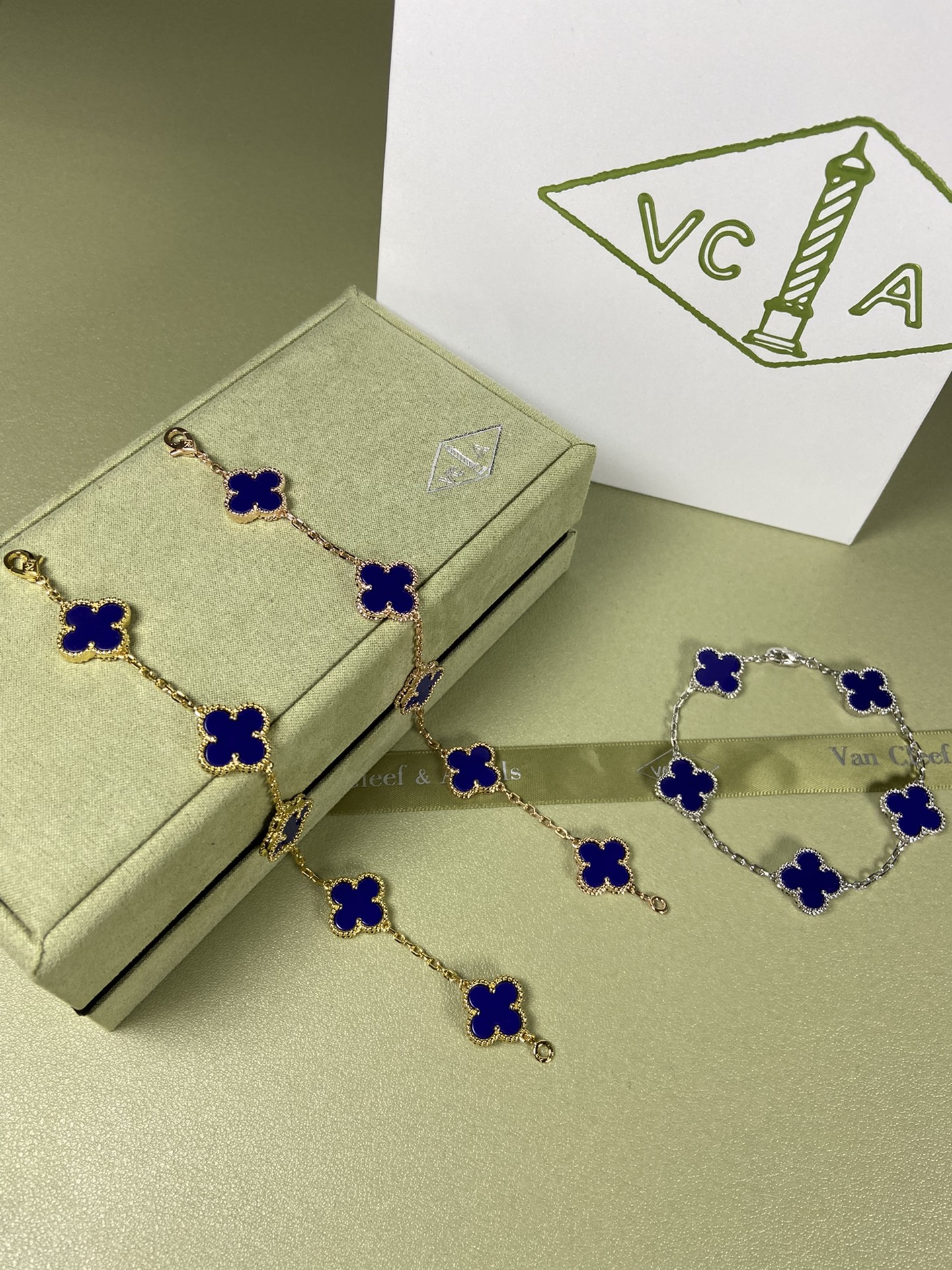 Van Cleef & Arpels lapis lazuli clover bracelet