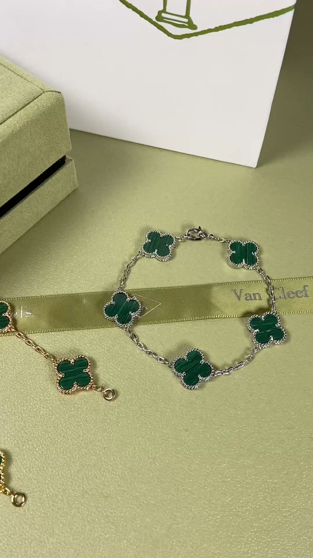 Van Cleef & Arpels malachite four-leaf clover bracelet