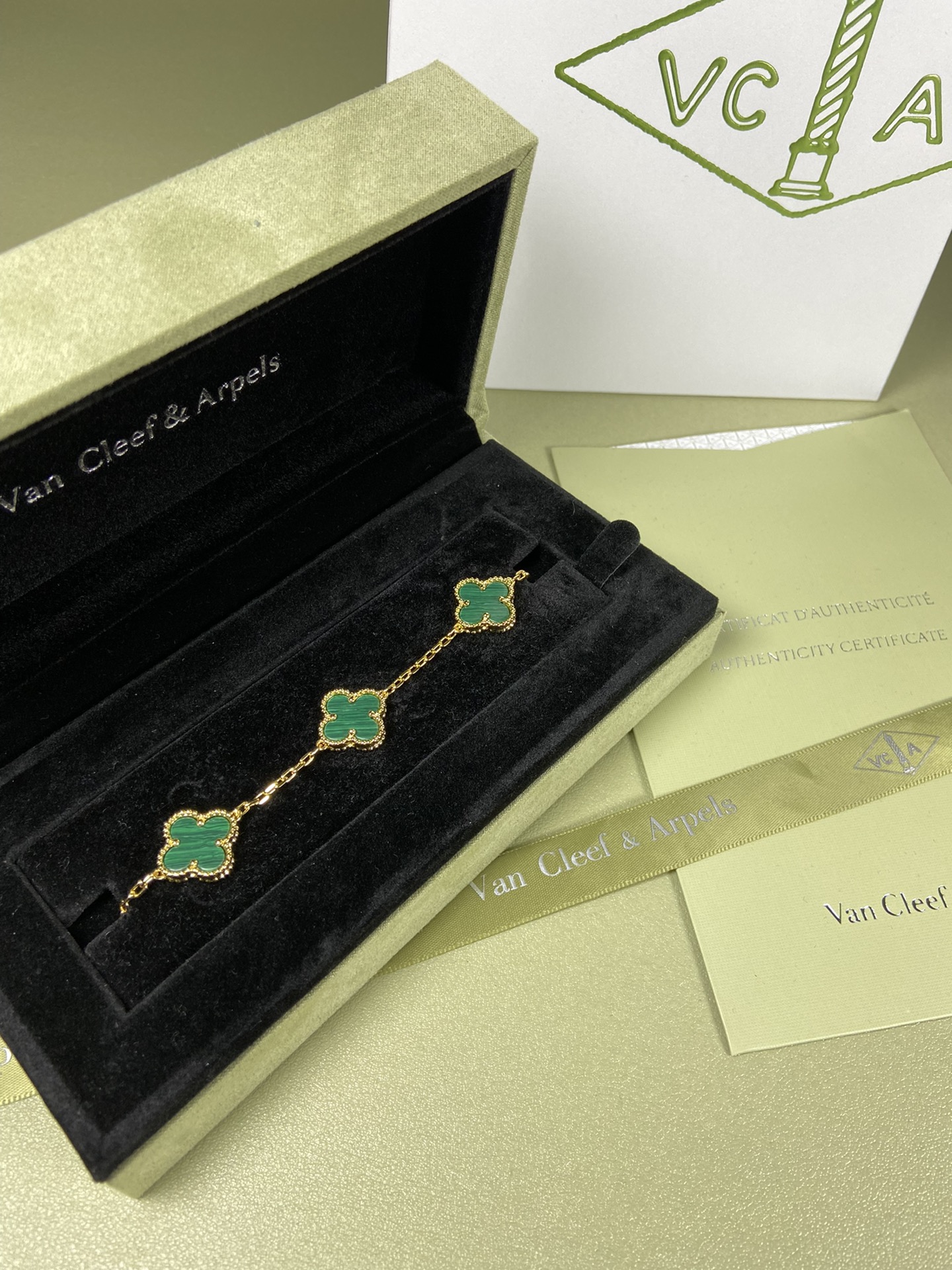 Van Cleef & Arpels malachite four-leaf clover bracelet
