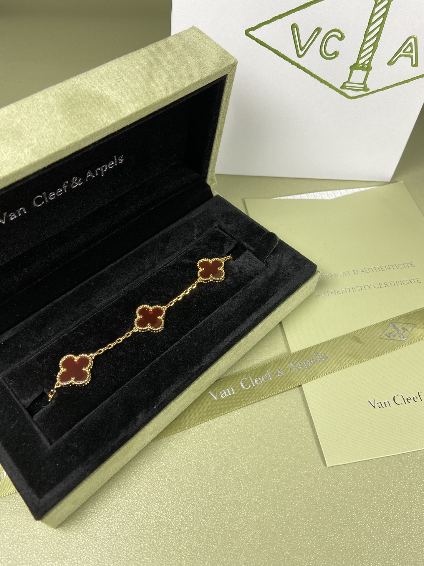 Van Cleef & Arpels carnelian four-leaf clover bracelet