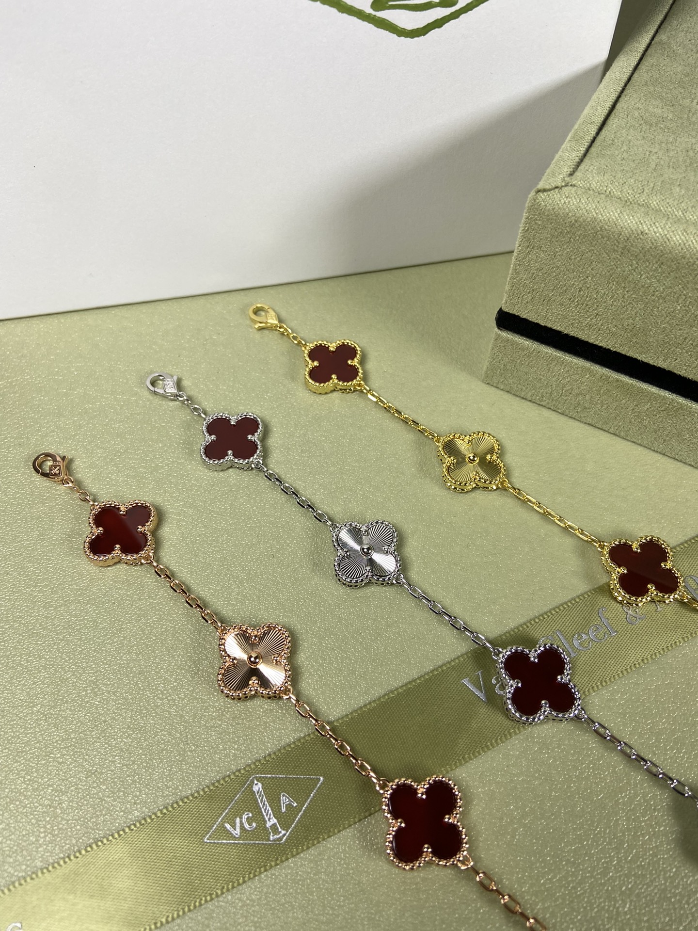 Van Cleef & Arpels carnelian four-leaf clover bracelet