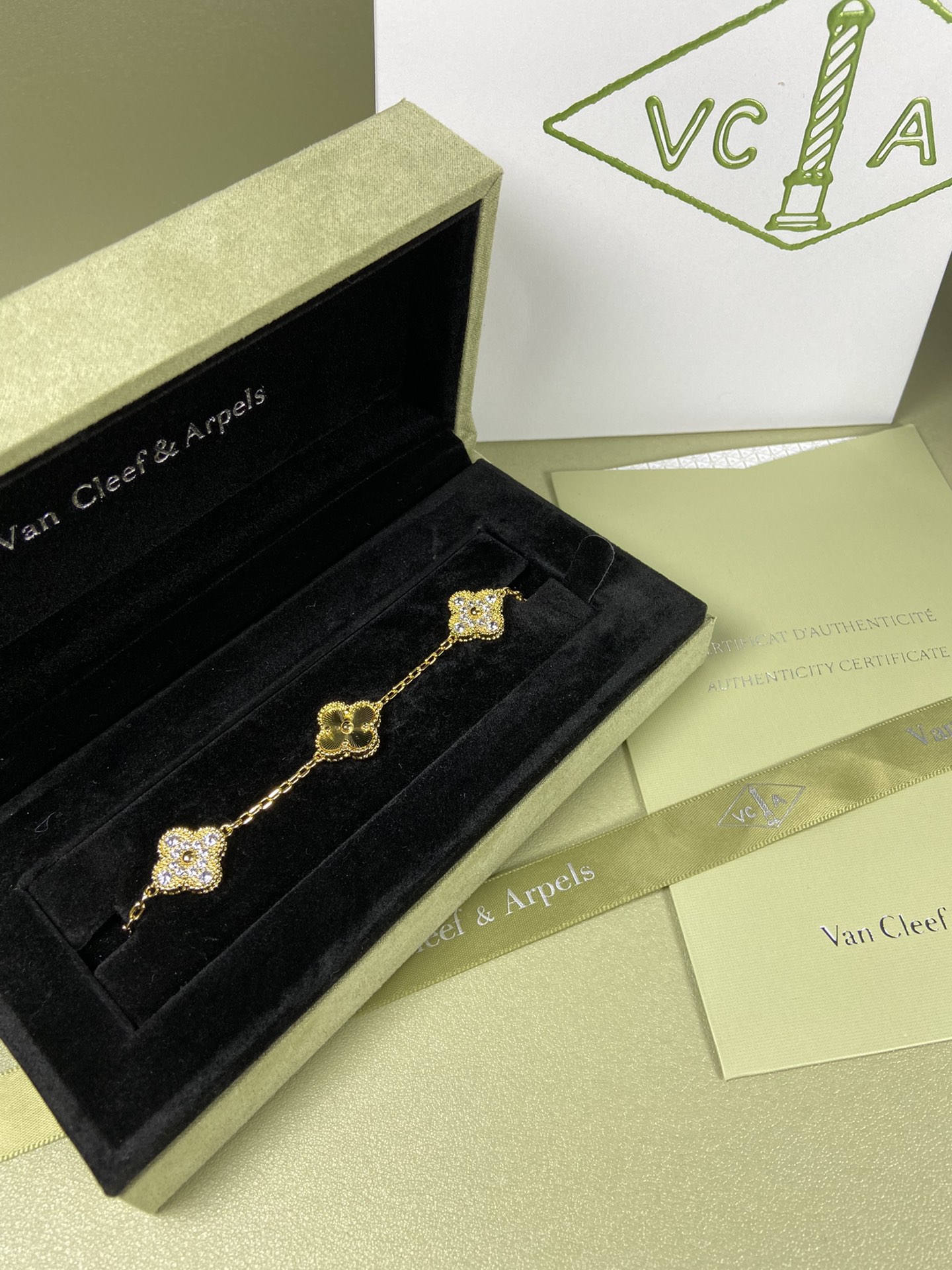 Van Cleef & Arpels  Diamond four-leaf clover bracelet