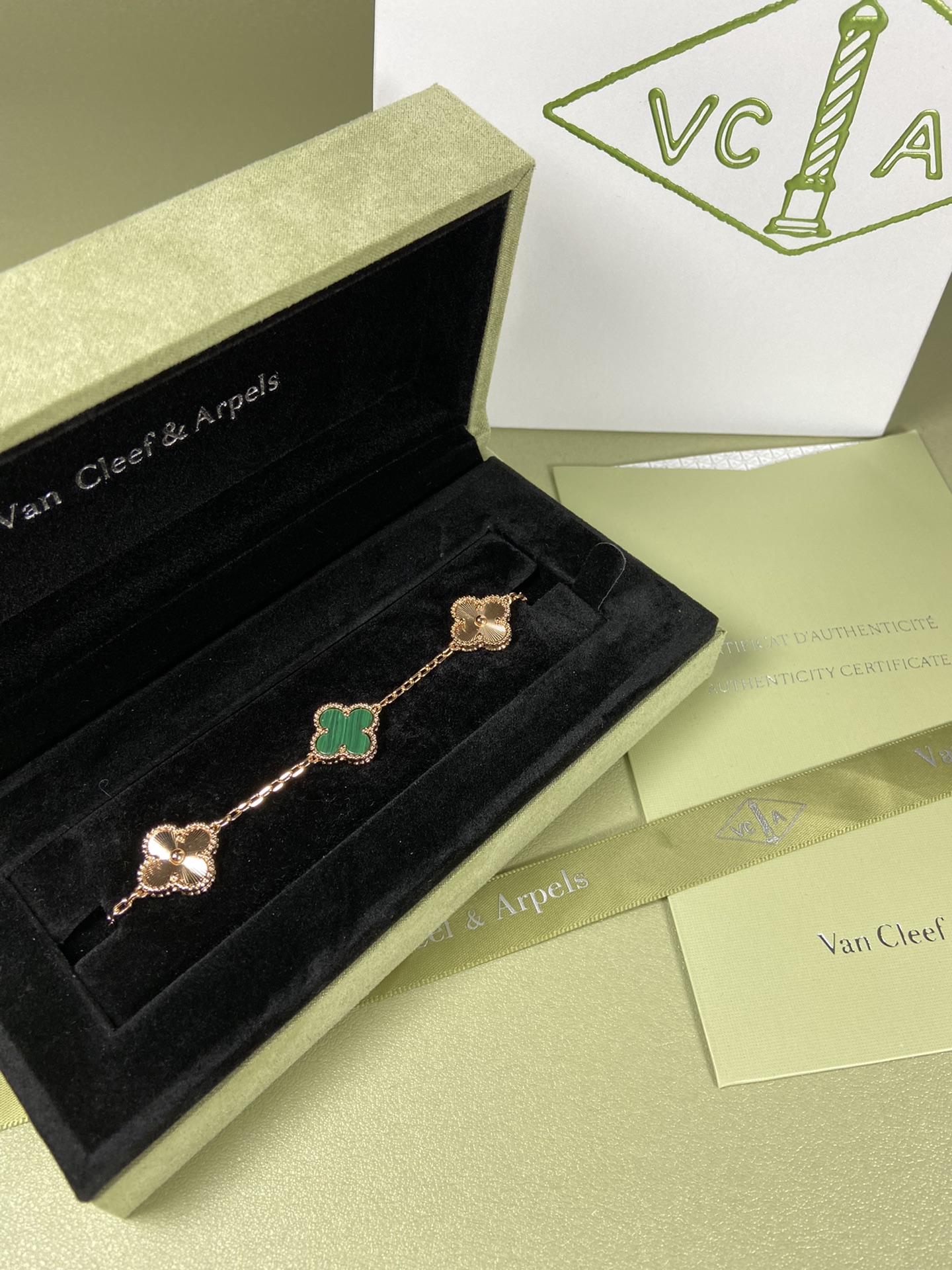 Van Cleef & Arpels malachite four-leaf clover bracelet
