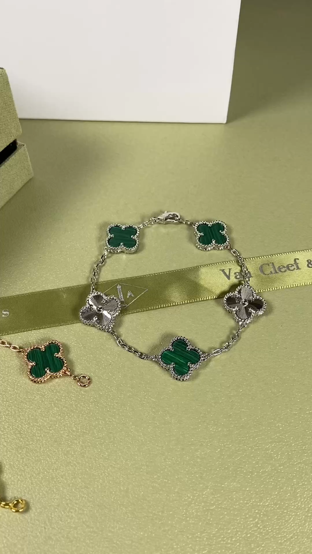 Van Cleef & Arpels malachite four-leaf clover bracelet
