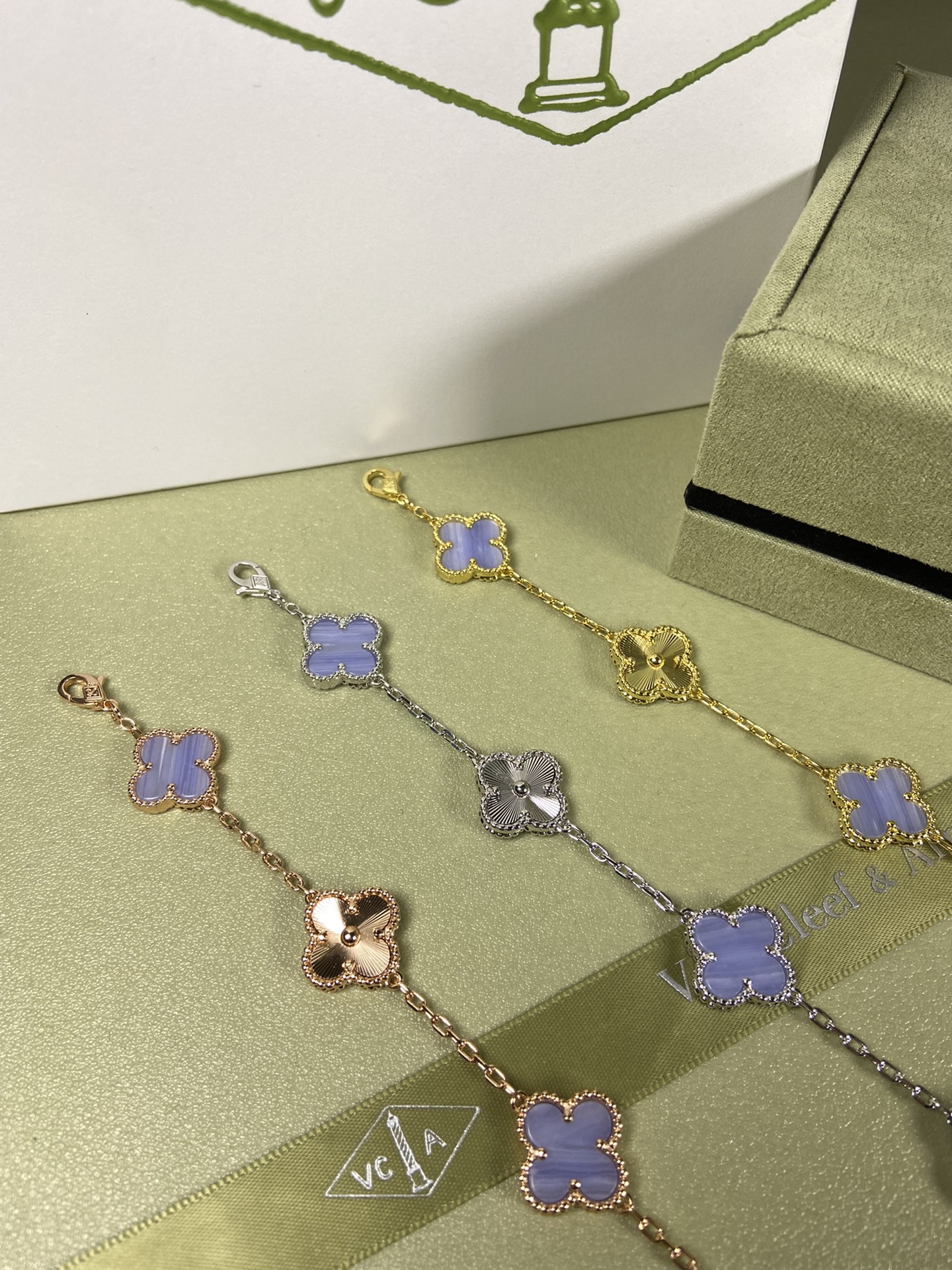 Van Cleef & Arpels four-leaf Purple chalcedony clover bracelet