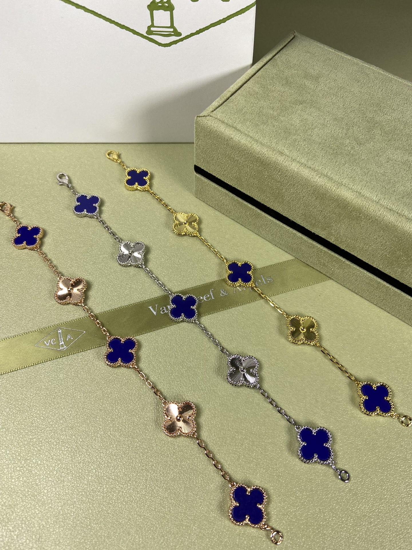 Van Cleef & Arpels lapis lazuli clover bracelet