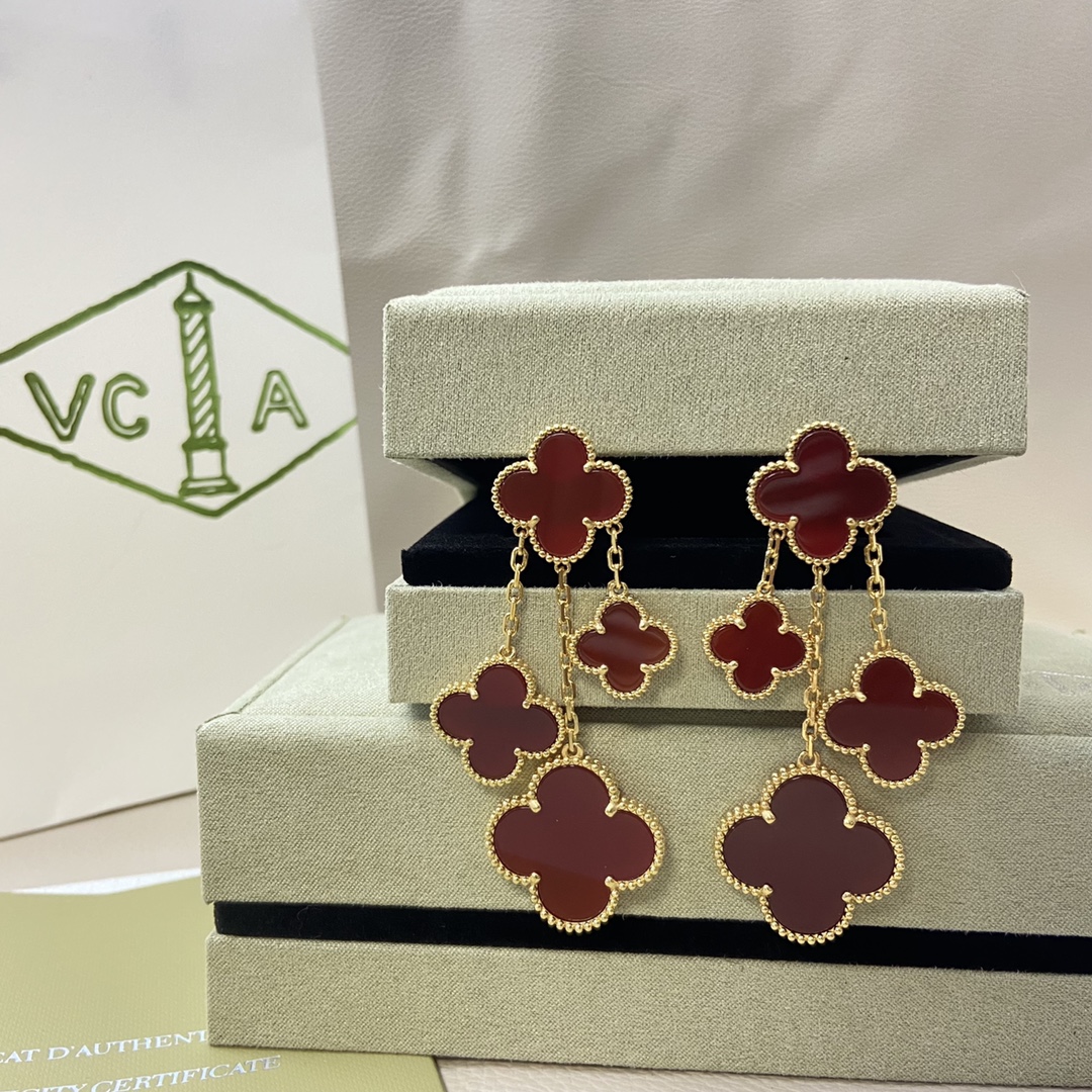 Van Cleef & Arpels Earrings New Four-Flower Carnelian Four-Leaf Clover Earrings