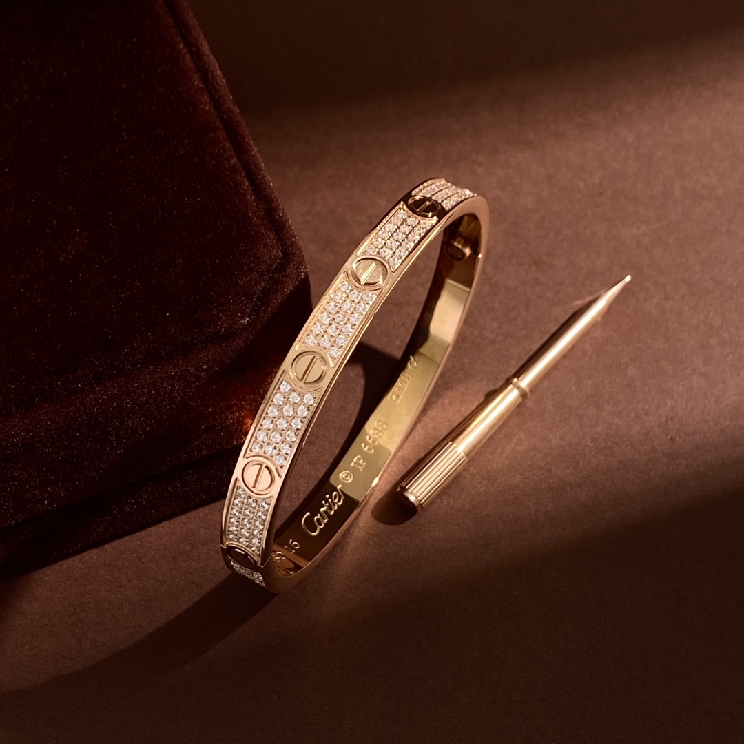 Cartier starry three-row drill full nail fifth generation screwdriver bracelet titanium steel material electroplating 18k gold rose gold steel color will never fade