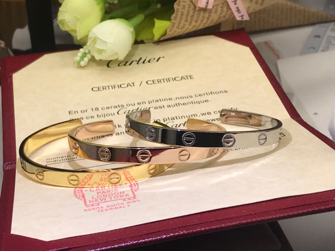 Cartier Love Bracelet Open Couple Bracelet with Diamonds