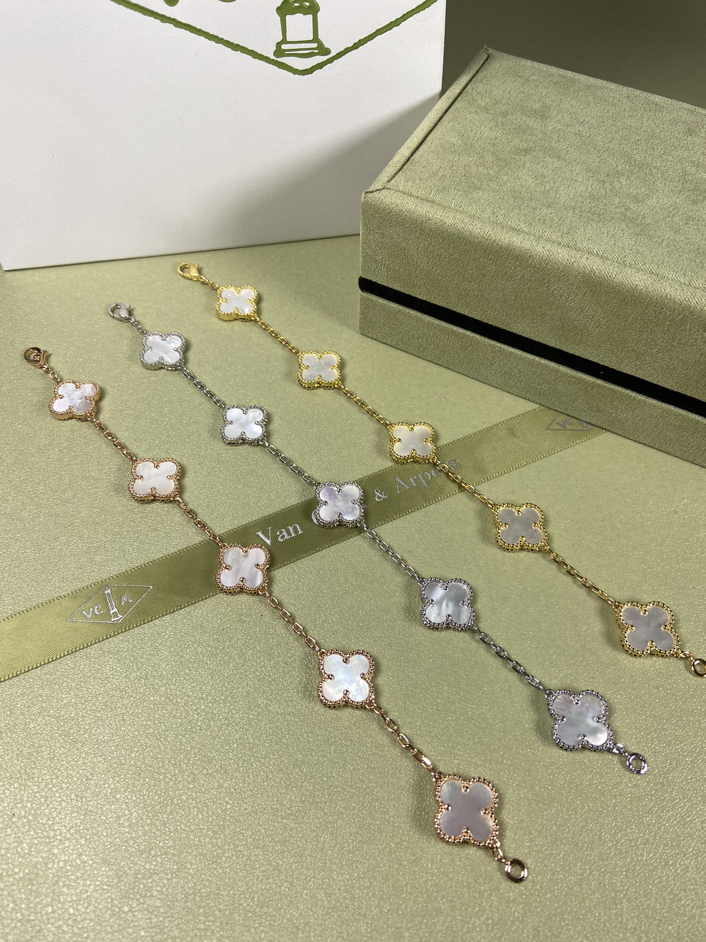 Van Cleef & Arpels four-leaf clover White bracelet