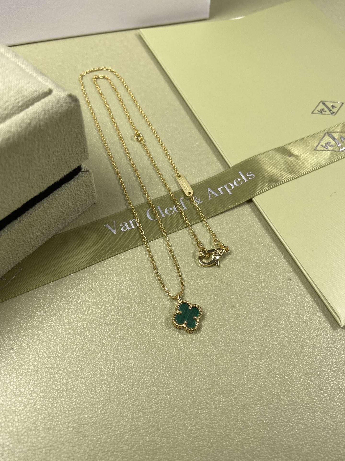 Van Cleef & Arpels mini Malachite four-leaf clover necklace