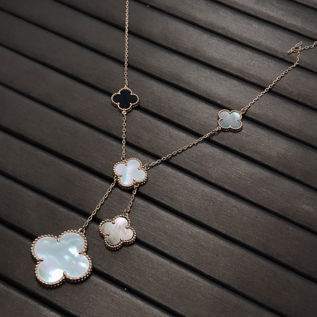 Van Cleef & Arpels 6 four-leaf clover necklace