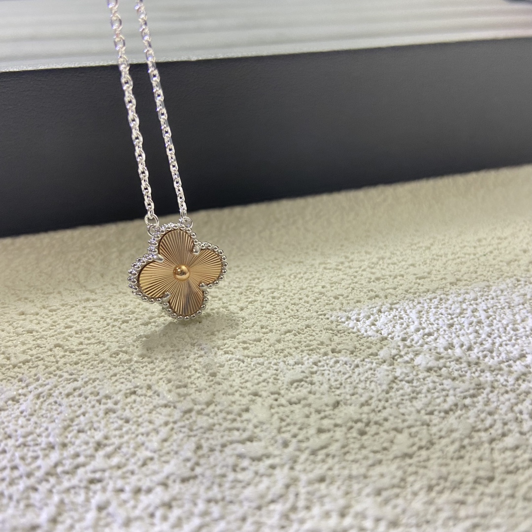 Van Cleef & Arpels laser clover necklace