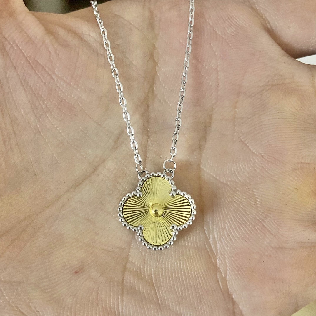 Van Cleef & Arpels laser clover necklace