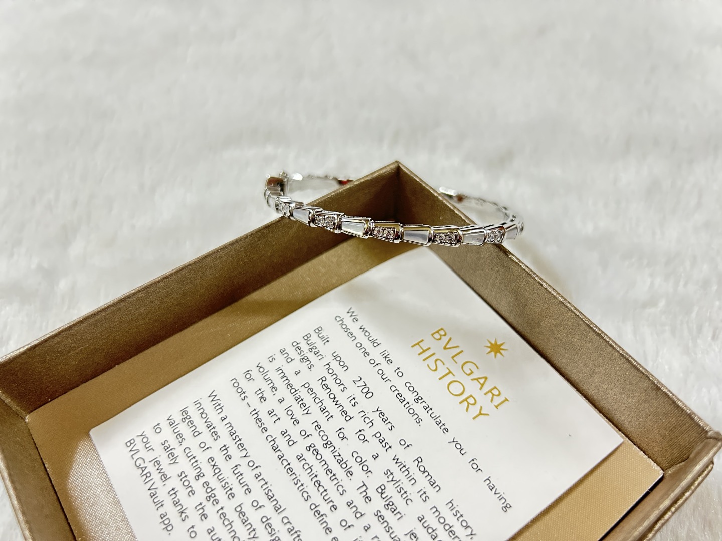 Bulgari Bracelet BVL GARI White Shellfish Snake Bracelet