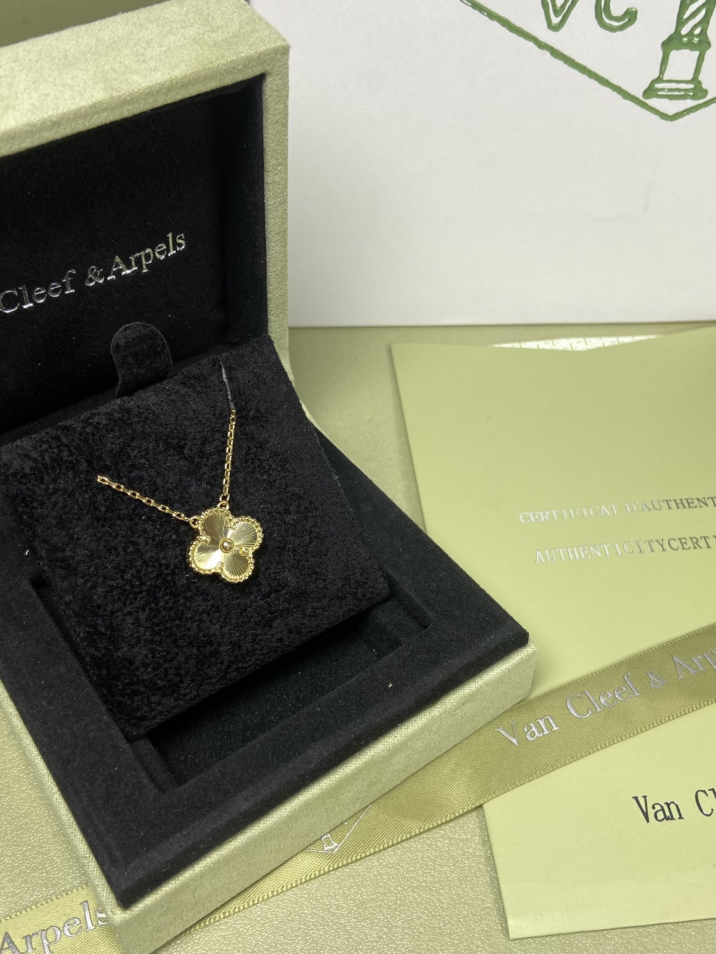 Van Cleef & Arpels laser clover necklace