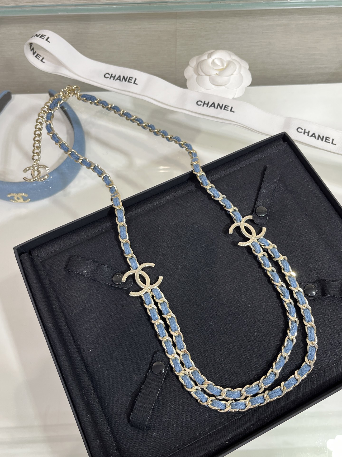 Chanel's popular waist chain sweater chain new light gold double C blue denim chain waist chain necklace dual-purpose model