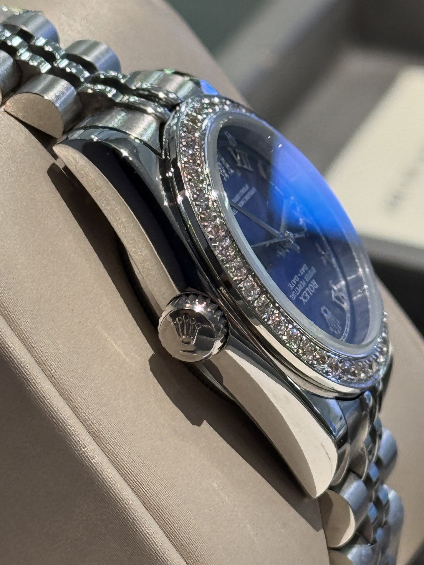 The Rolex Datejust classic women's solid steel with original press-buckle imported movement