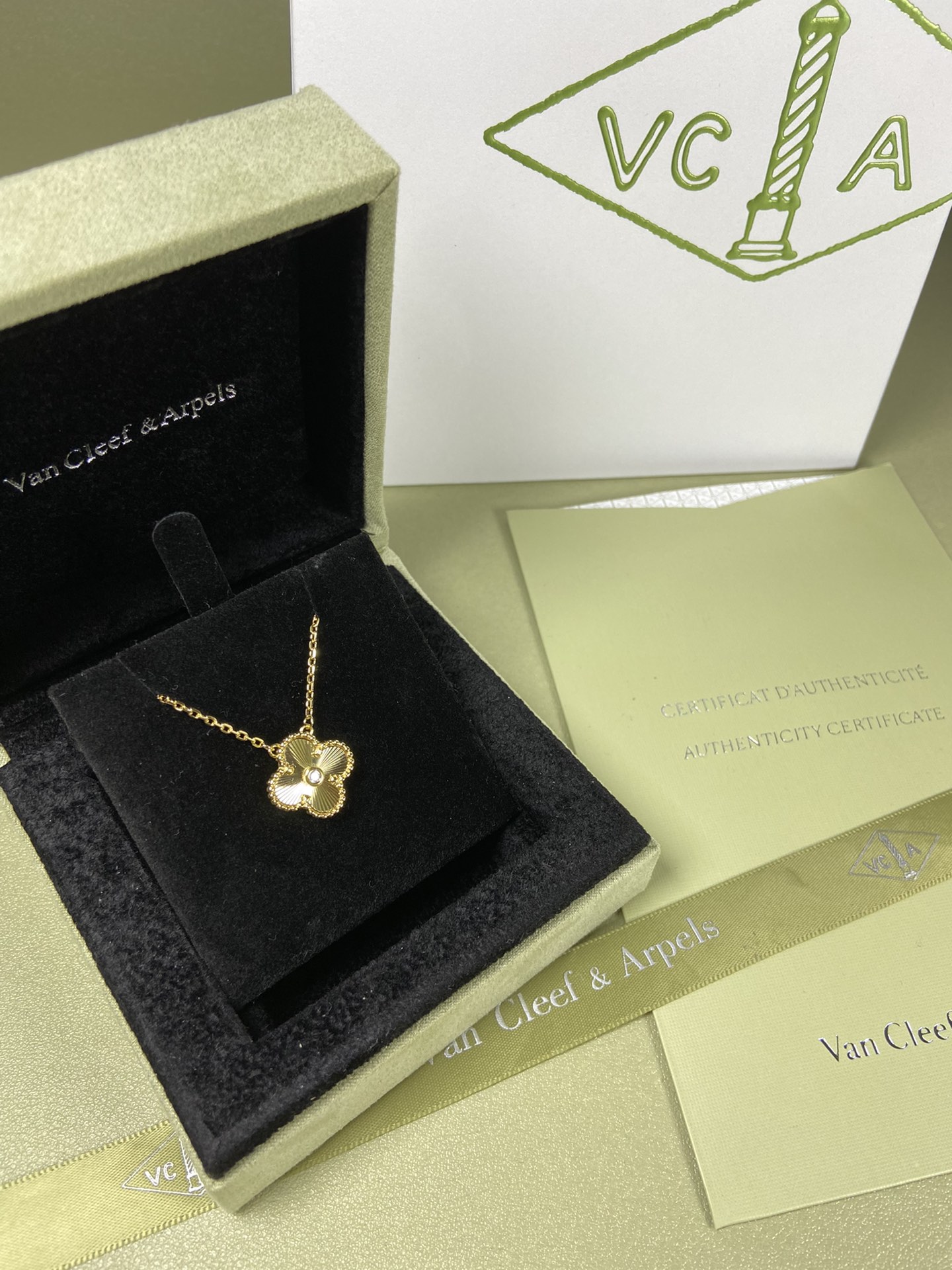 Van Cleef & Arpels laser clover necklace