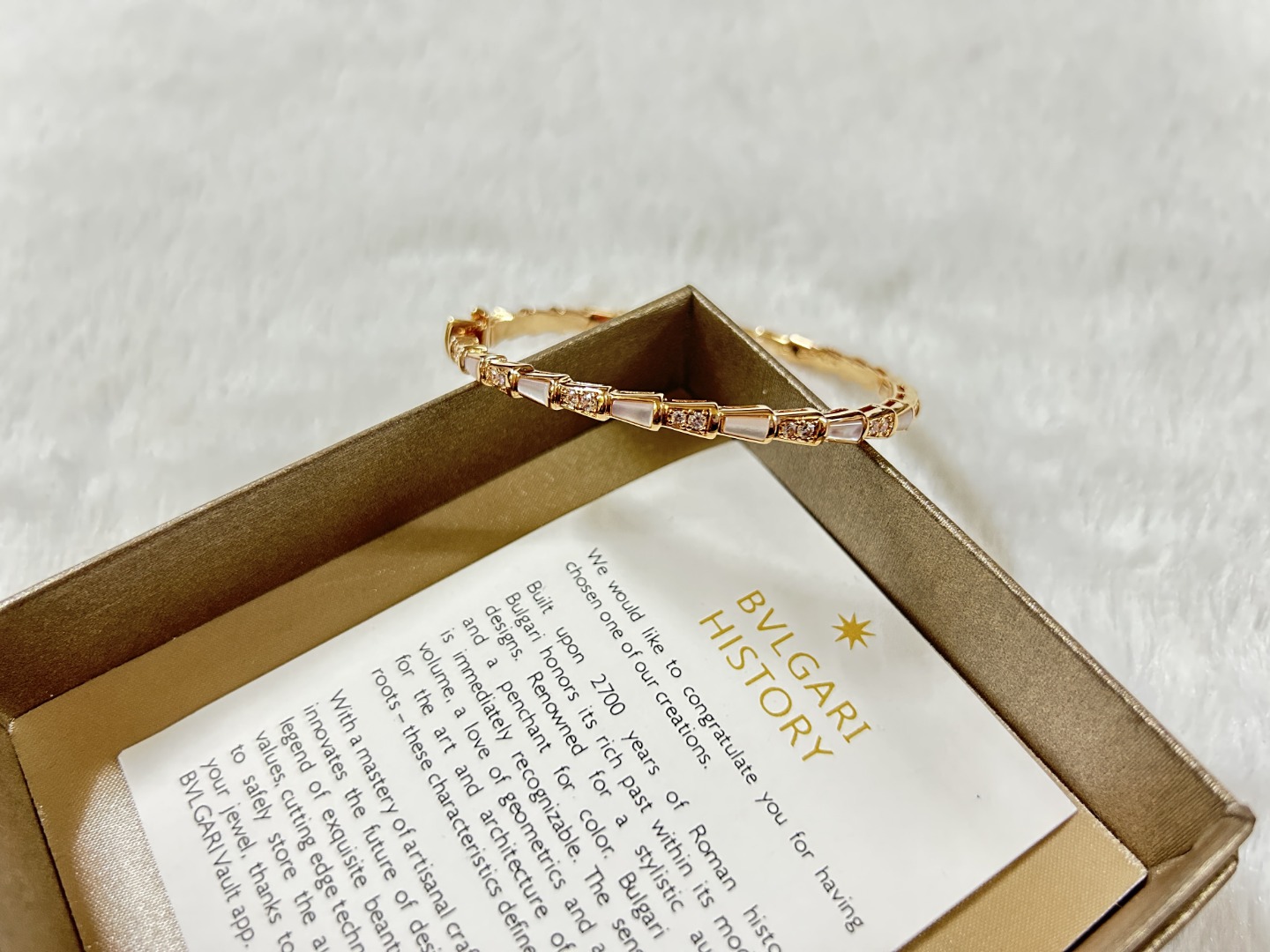 Bulgari Bracelet BVL GARI White Shellfish Snake Bracelet