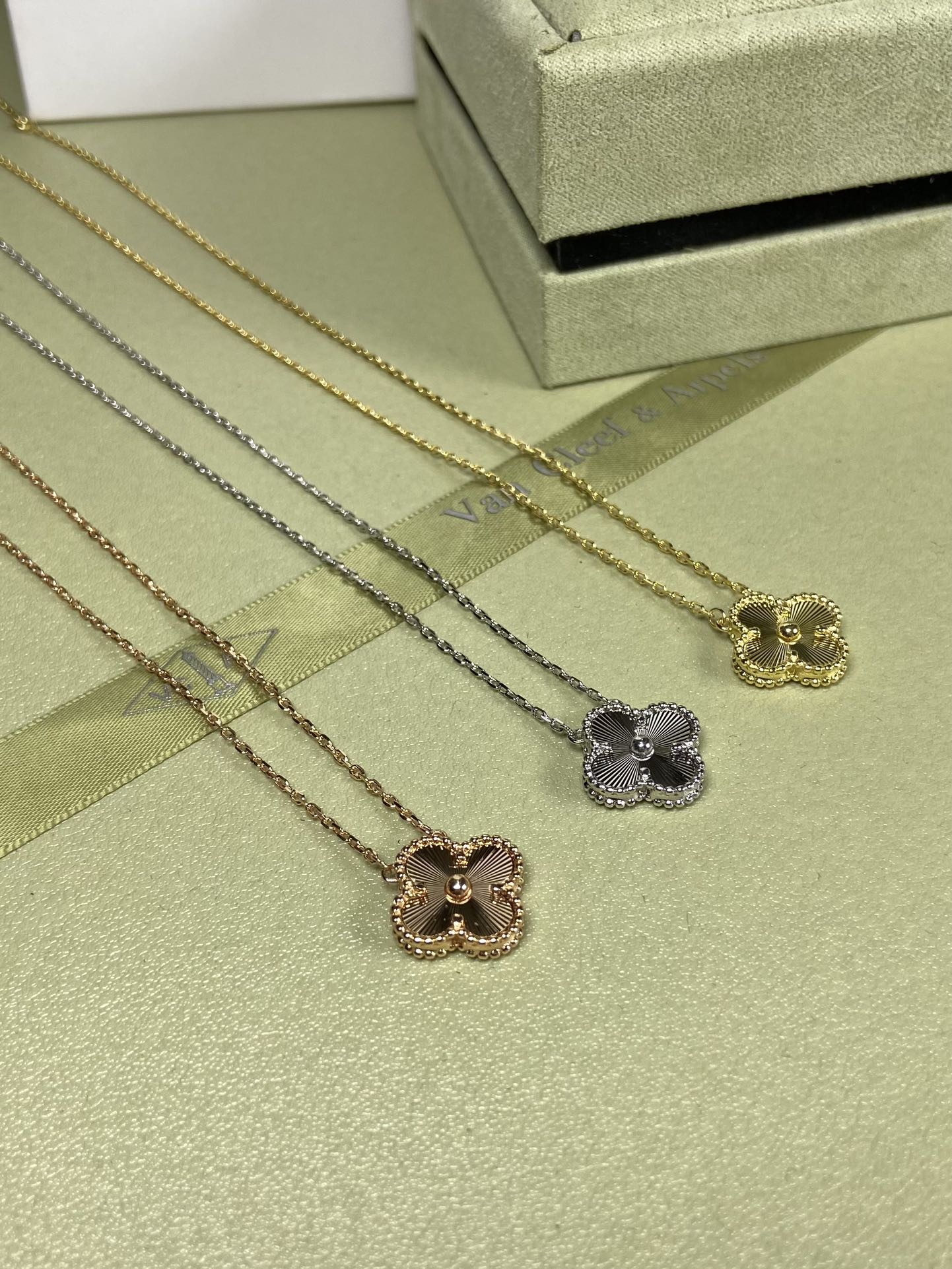Van Cleef & Arpels laser clover necklace