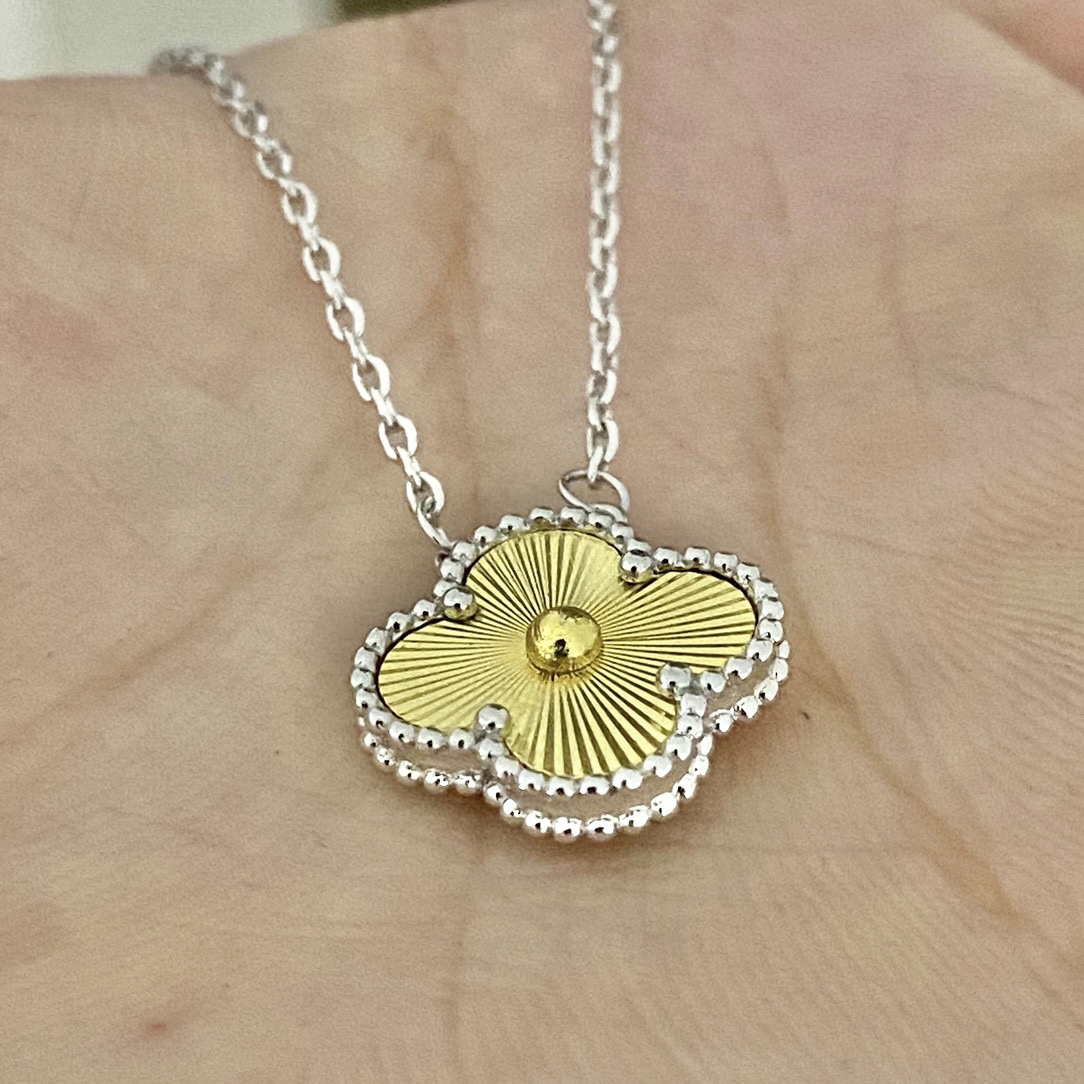 Van Cleef & Arpels laser clover necklace