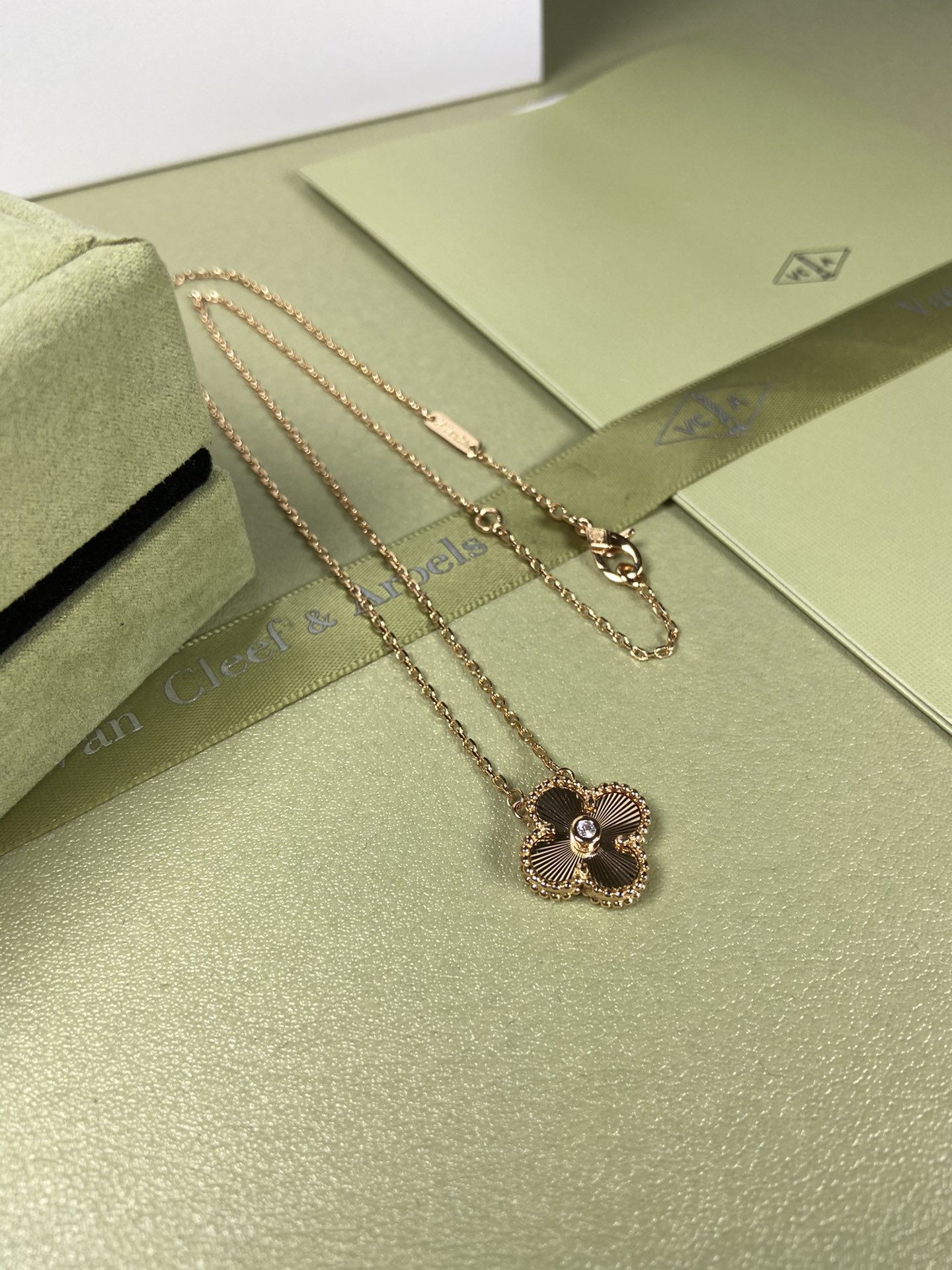 Van Cleef & Arpels laser clover necklace