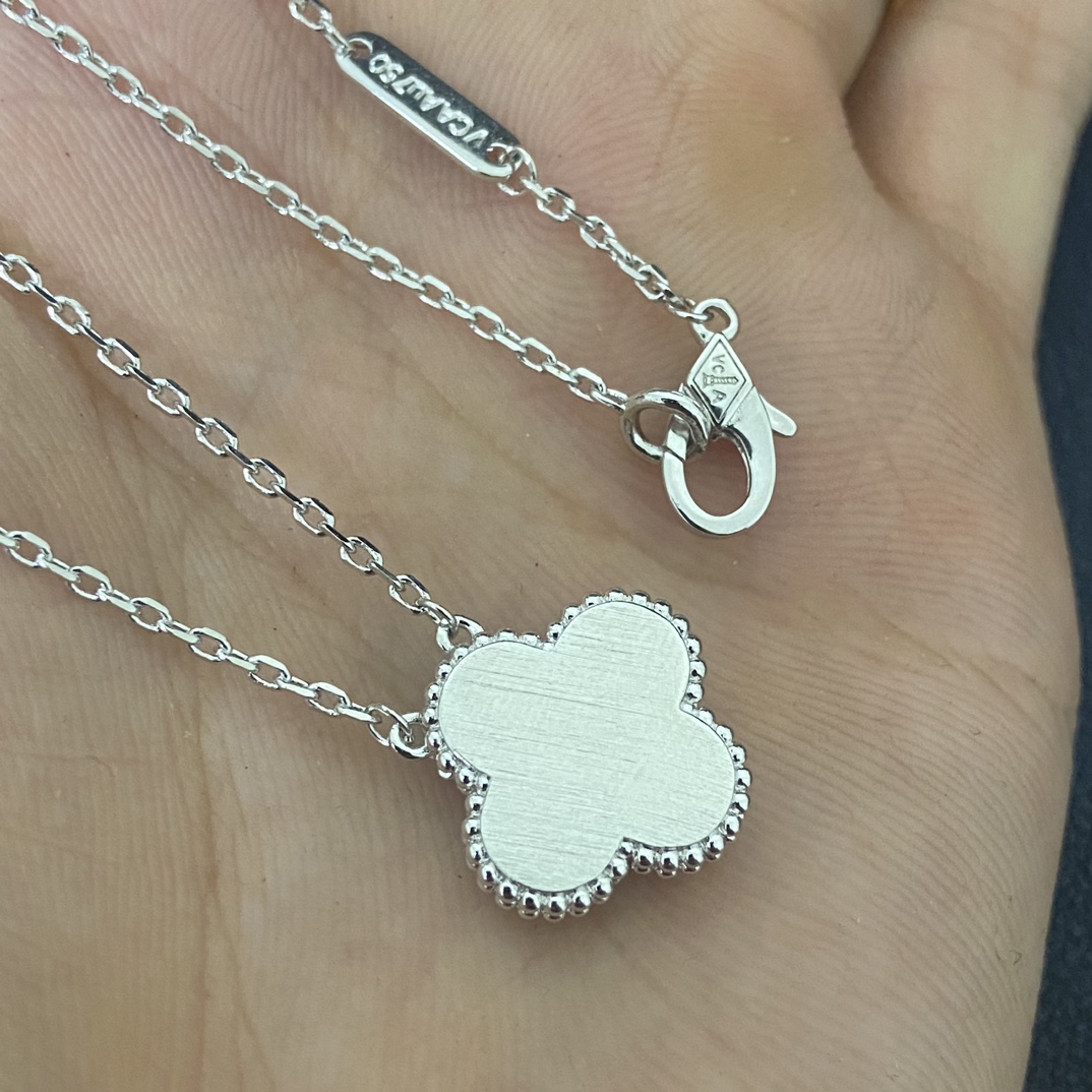 Van Cleef & Arpels laser clover necklace