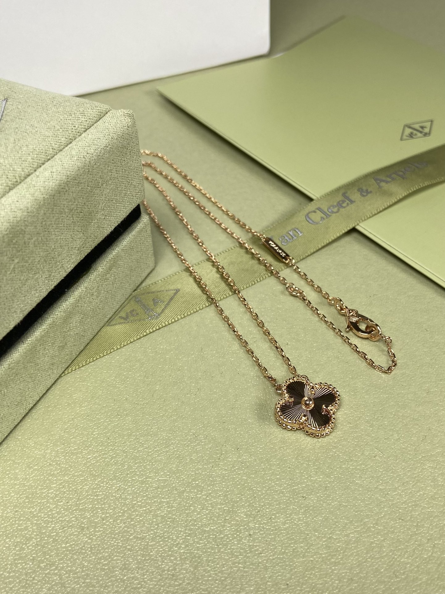 Van Cleef & Arpels laser clover necklace