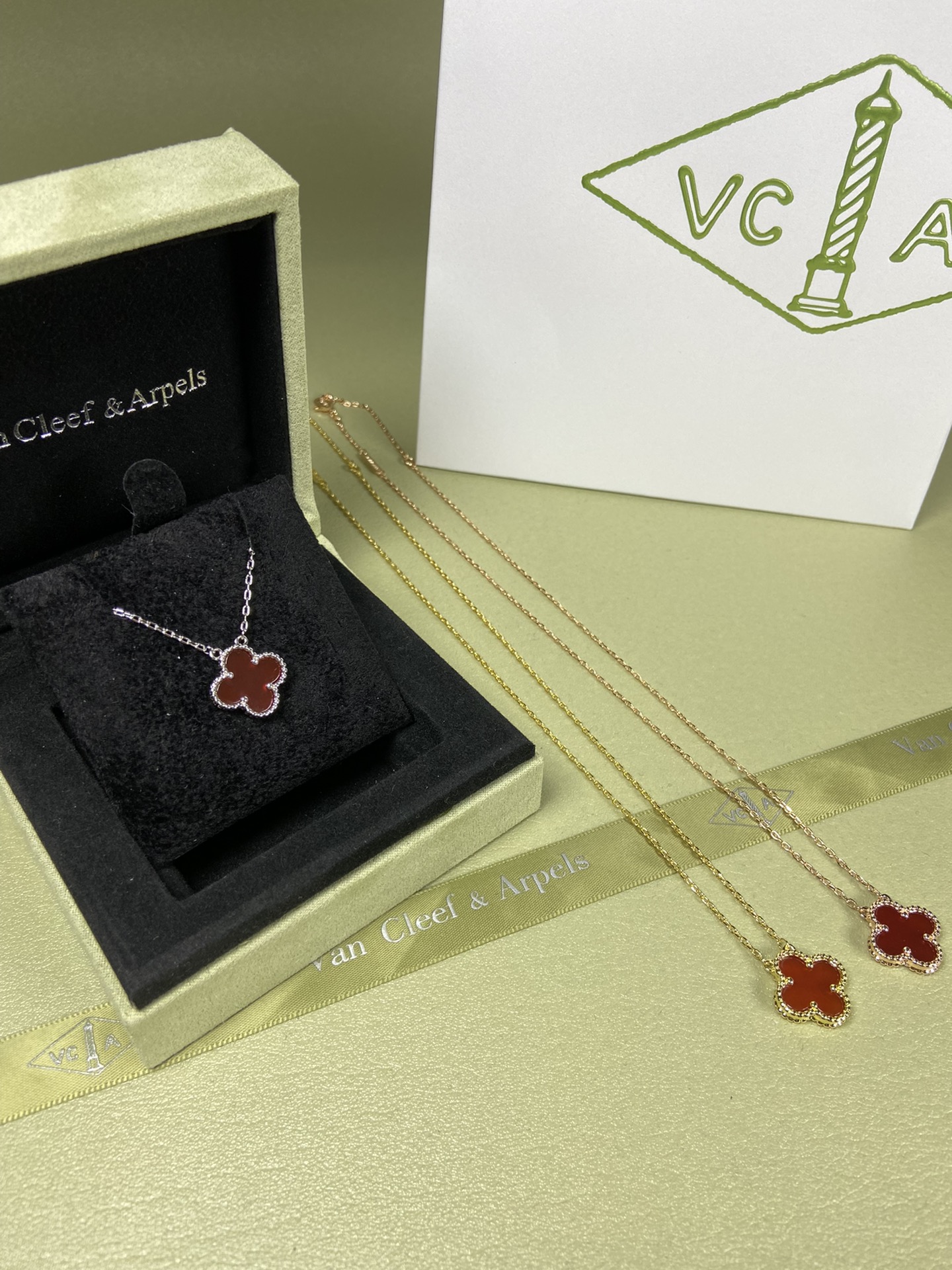 Van Cleef & Arpels carnelian four-leaf clover necklace