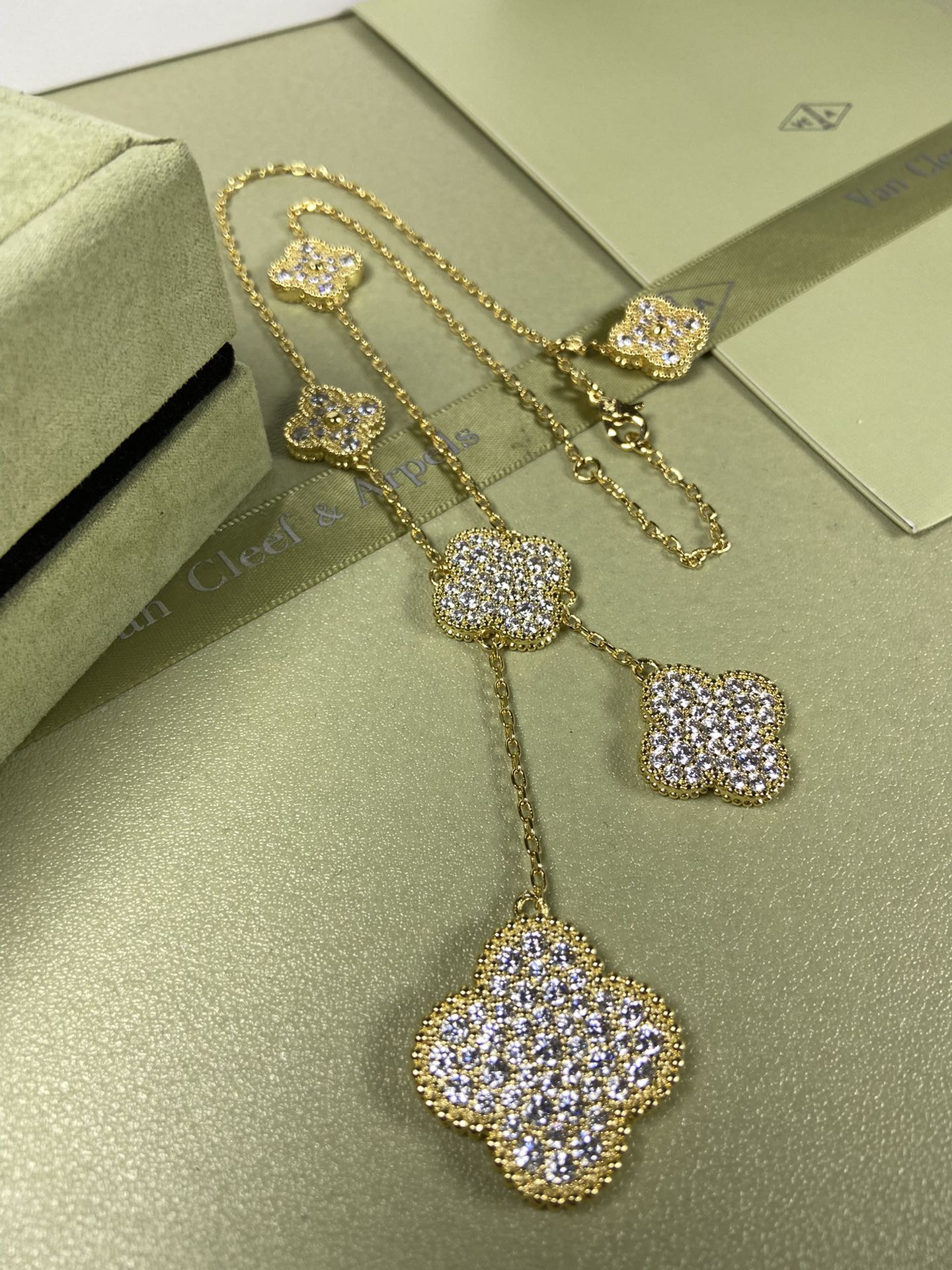 Van Cleef & Arpels 6 four-leaf clover necklace