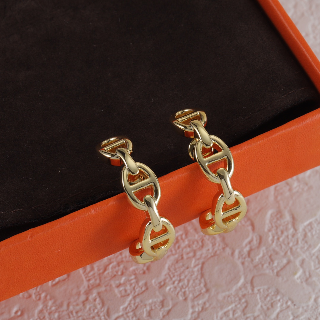 Hermès stud earrings