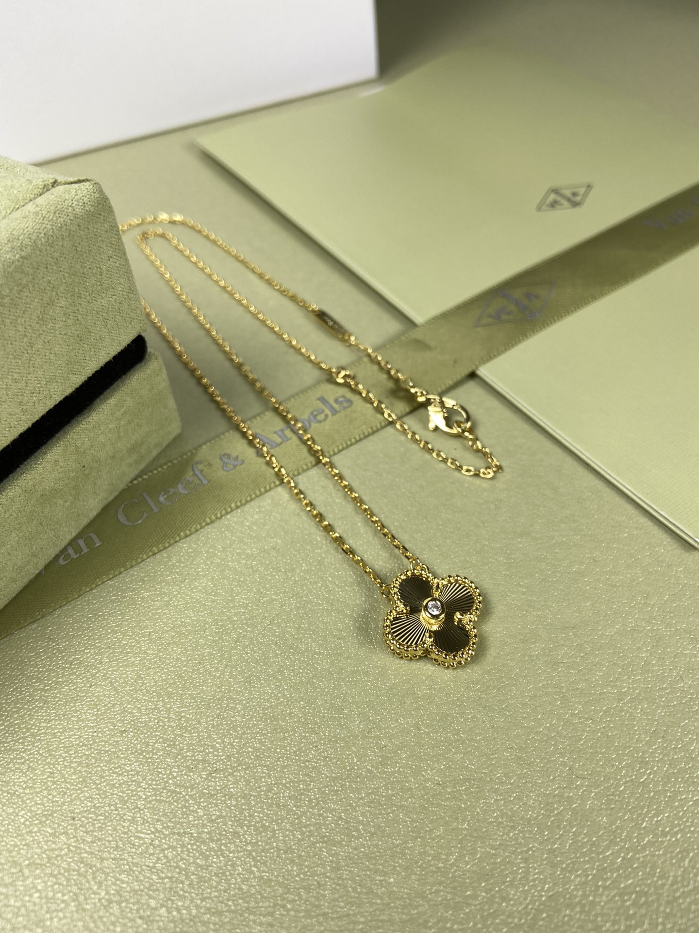 Van Cleef & Arpels laser clover necklace