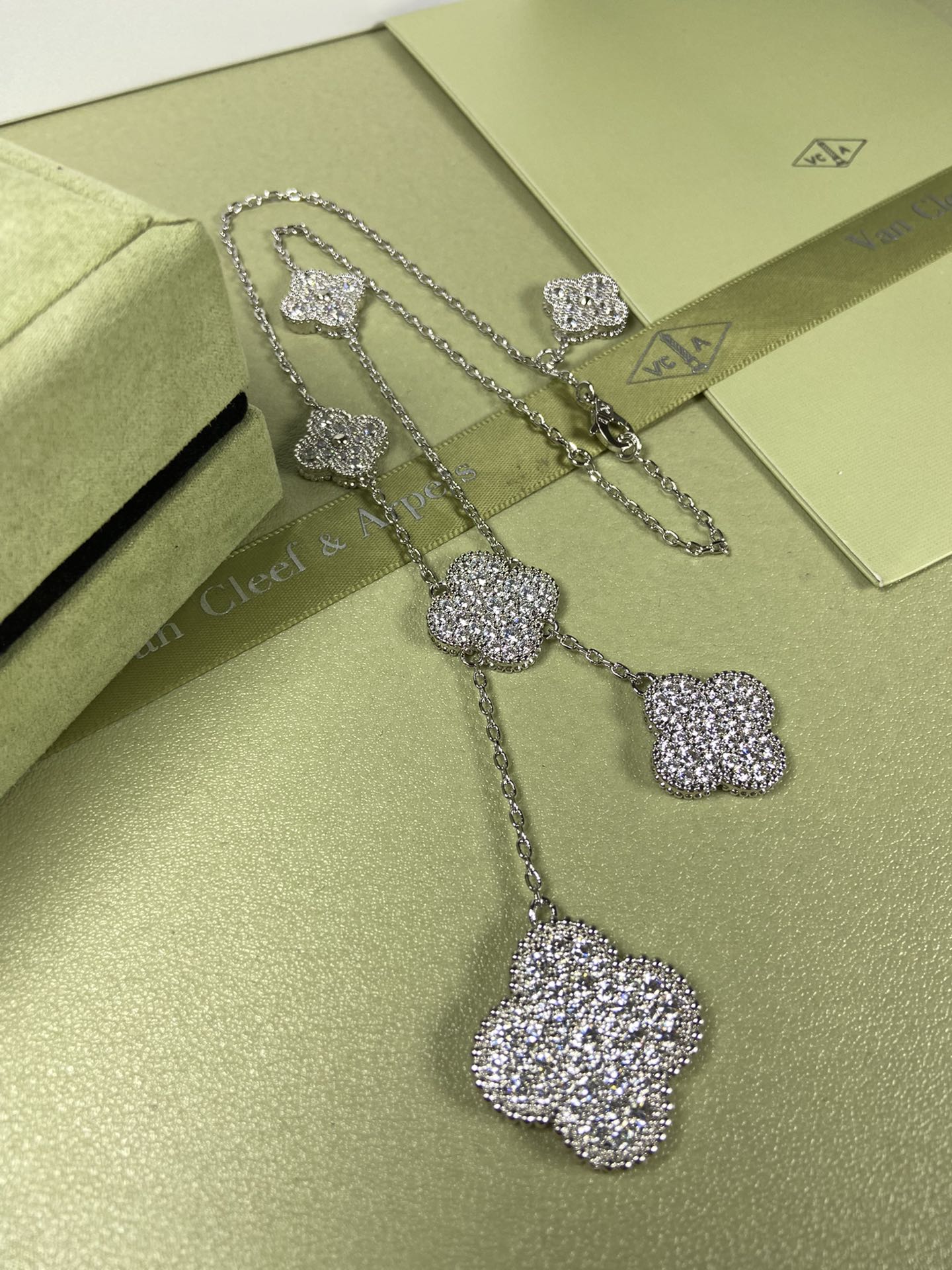 Van Cleef & Arpels 6 four-leaf clover necklace