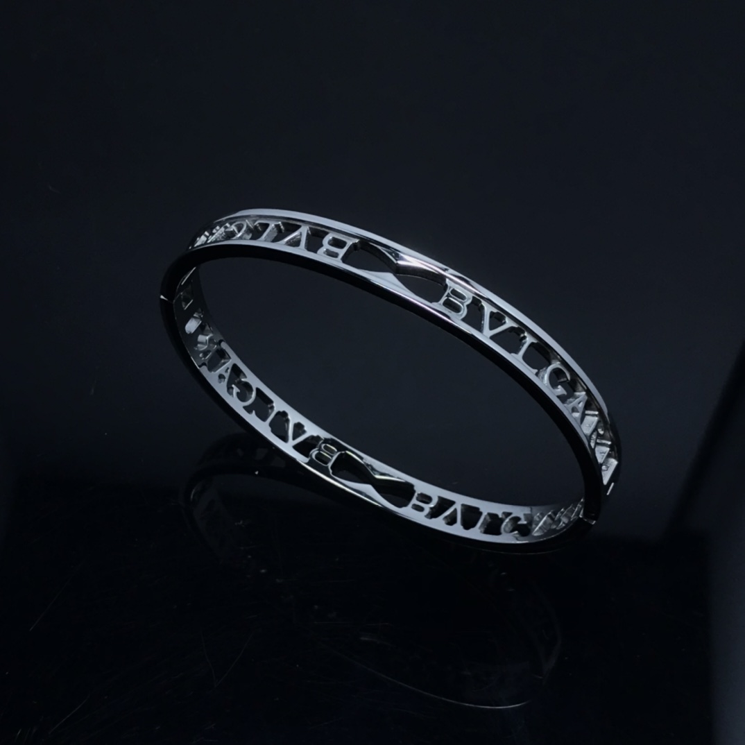 Bulgari bracelet New openwork letter bracelet