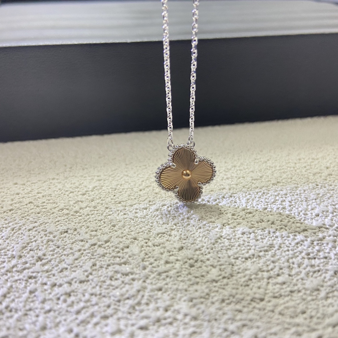 Van Cleef & Arpels laser clover necklace