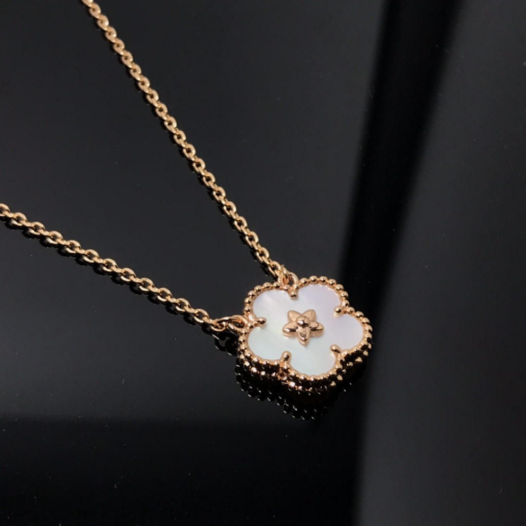 Van Cleef & Arpels Ladybug necklace