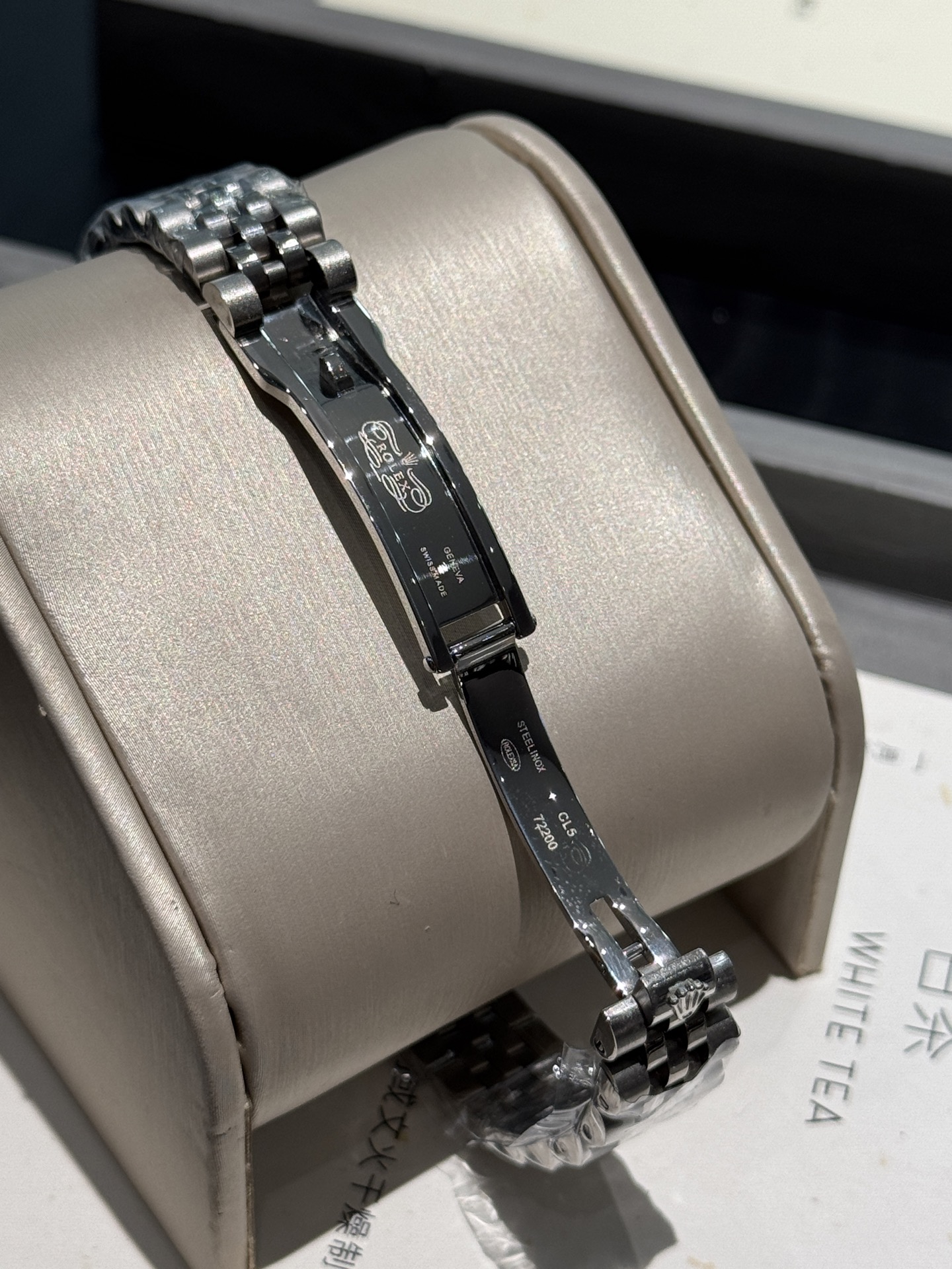 The Rolex Datejust classic women's solid steel with original press-buckle imported movement