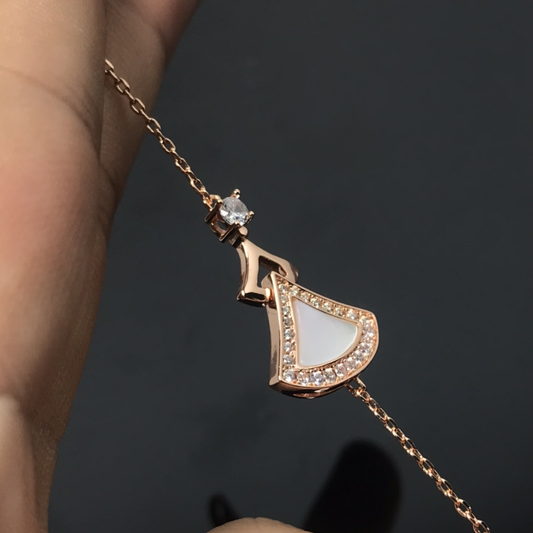 Bulgari bracelet new skirt mother-of-pearl bracelet