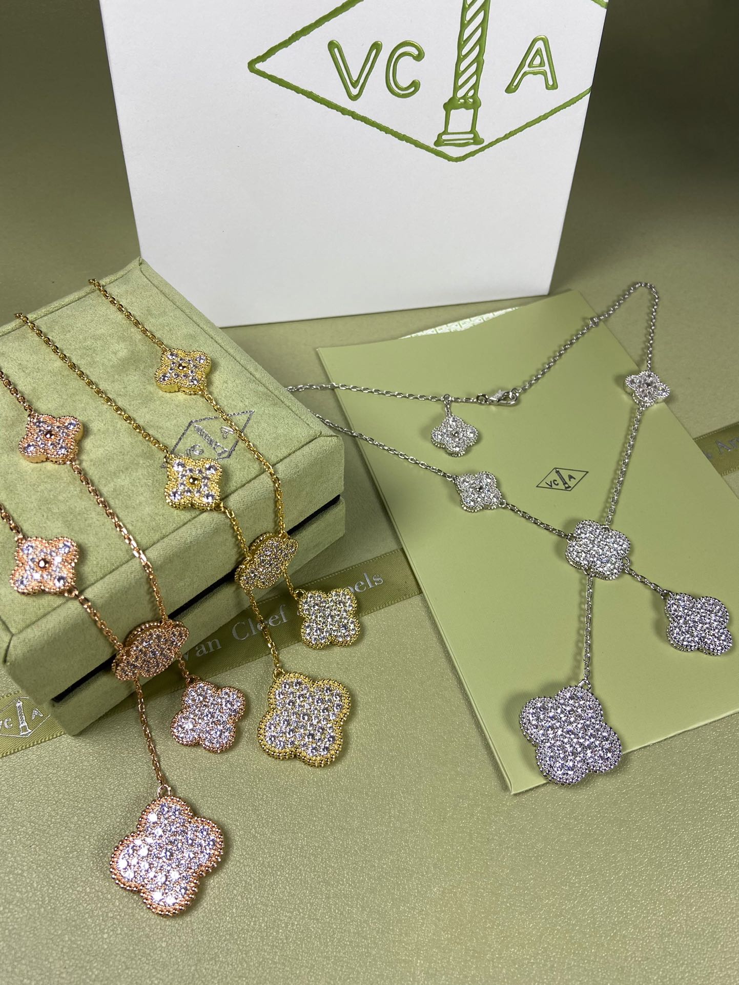 Van Cleef & Arpels 6 four-leaf clover necklace