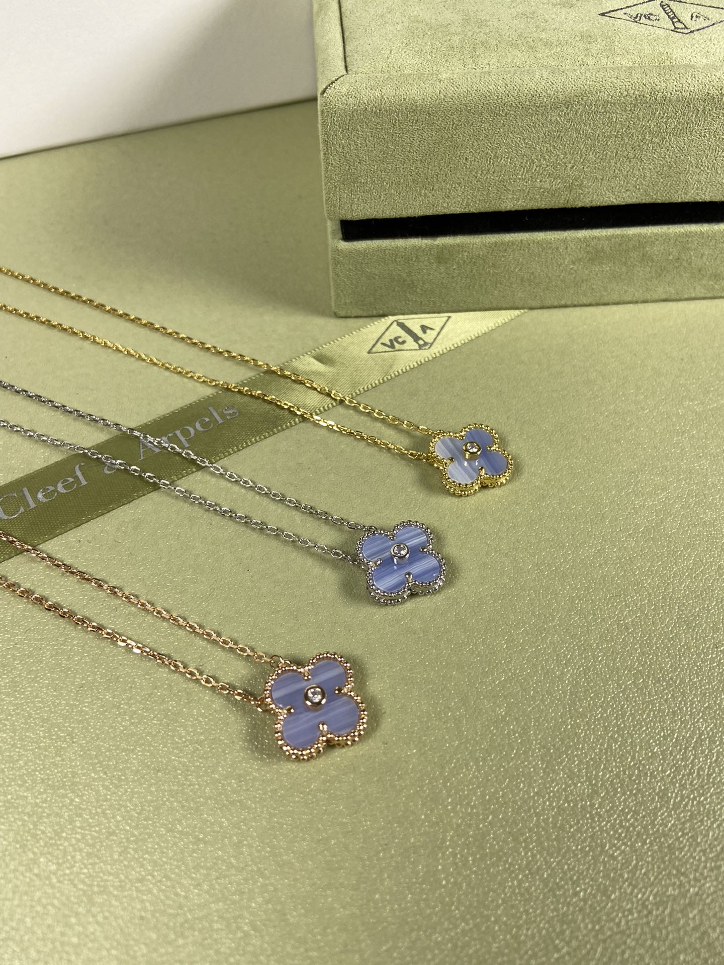 Van Cleef & Arpels purple chalcedony four-leaf clover necklace