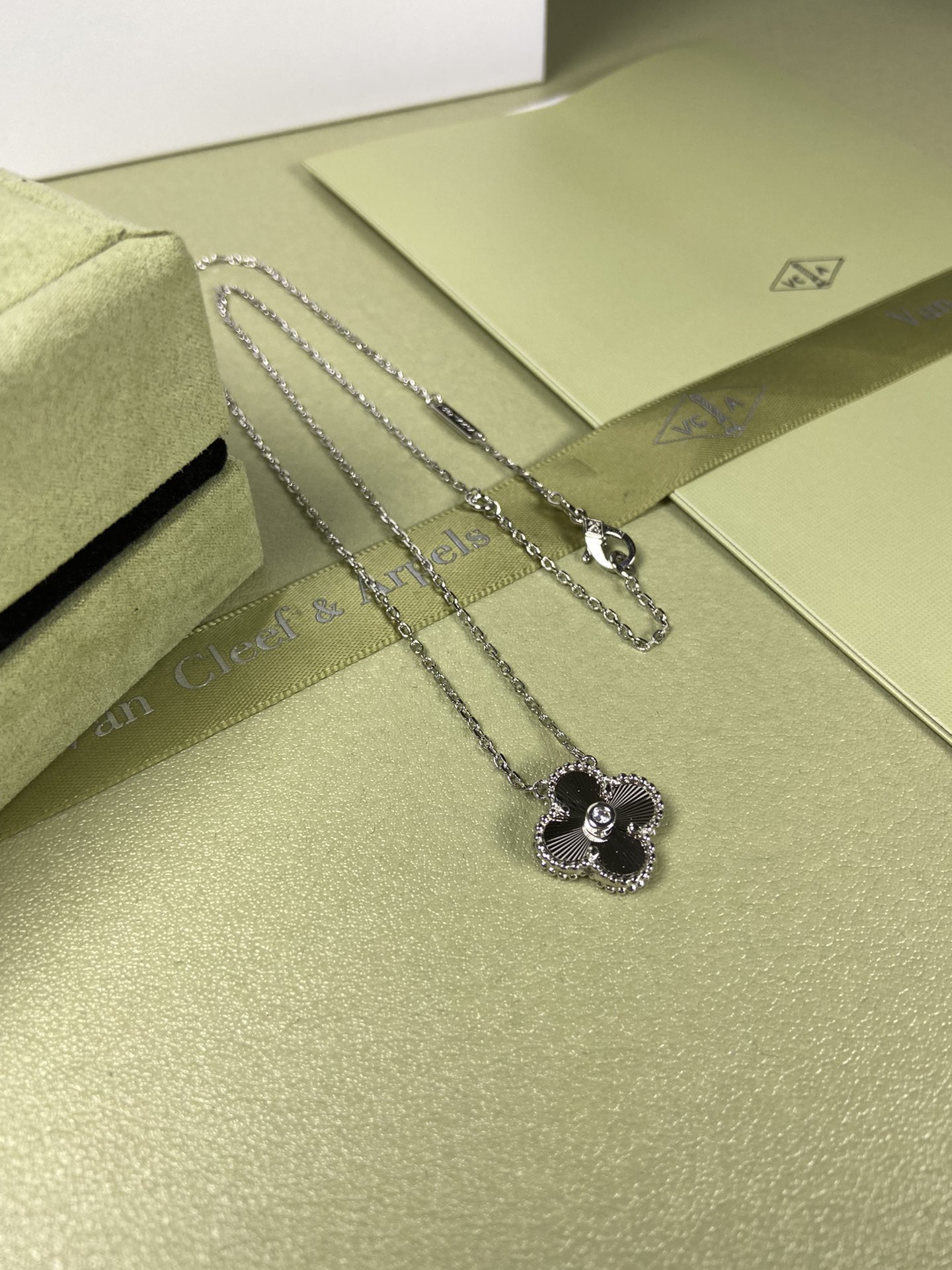 Van Cleef & Arpels laser clover necklace
