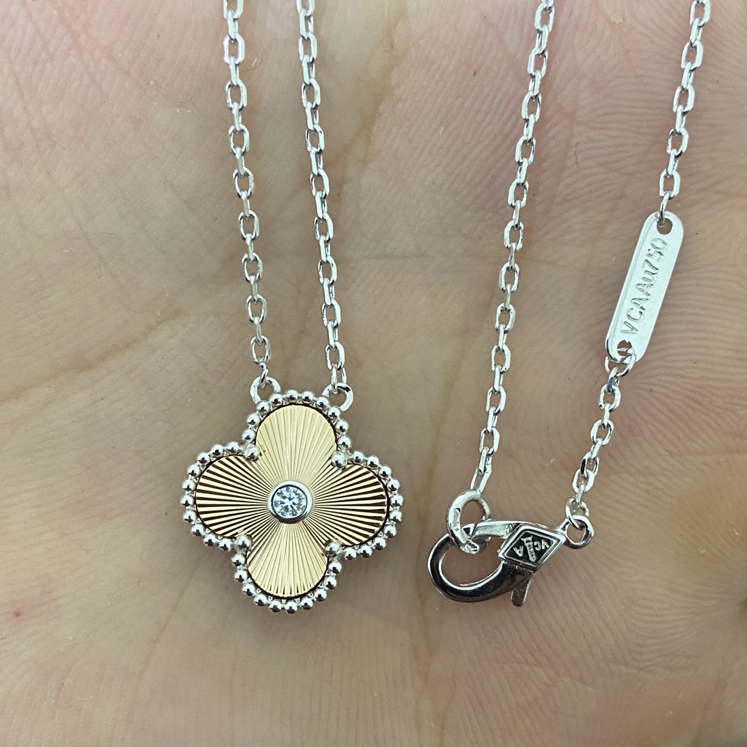 Van Cleef & Arpels laser clover necklace