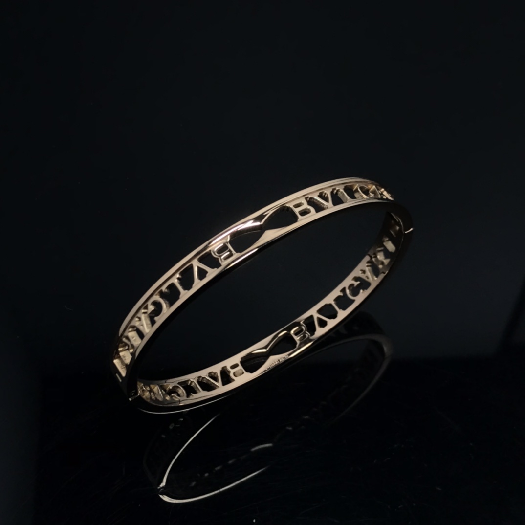 Bulgari bracelet New openwork letter bracelet