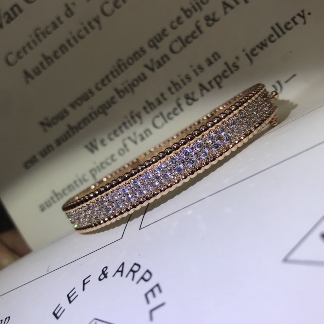 Van Cleef & Arpels Frivole Bangle